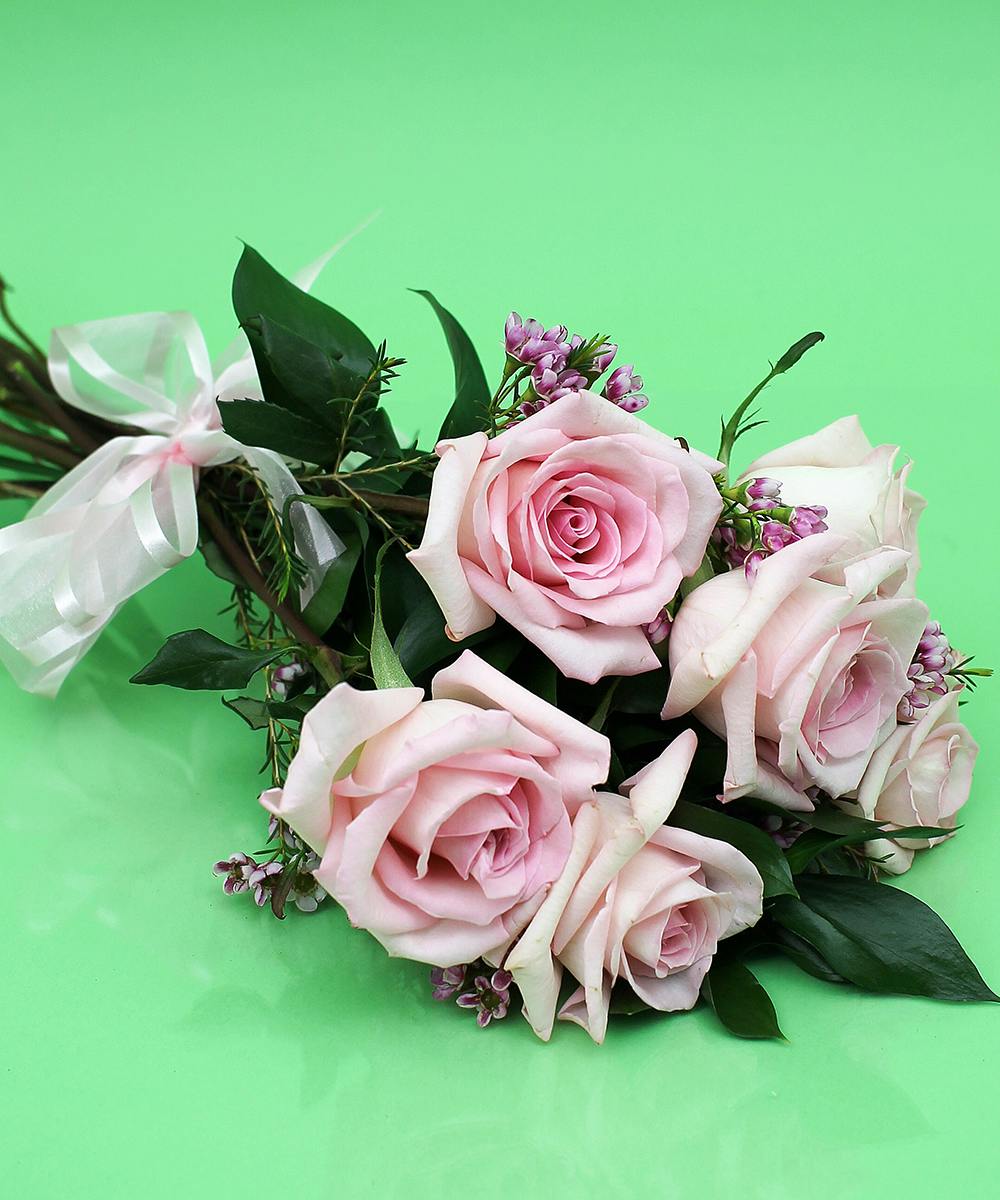 Bouquet presentation to chief guest picture